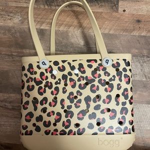 Pink Cheetah Bogg Bag